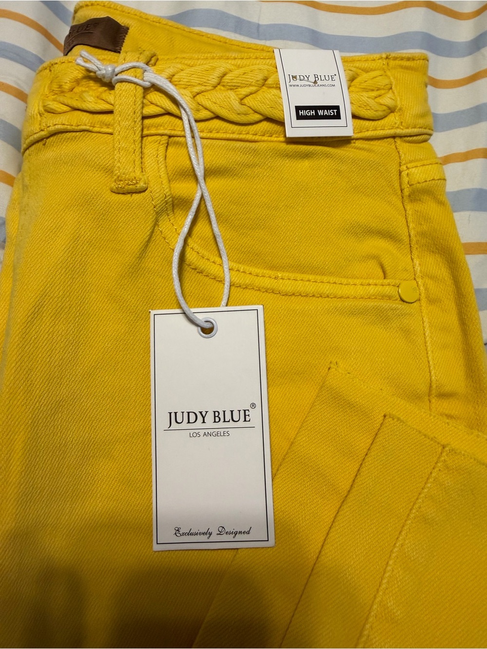 Judy Blue Mustard Colored Straight-Leg Jeans size 9/29